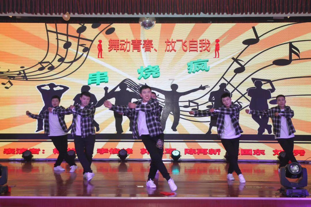 与别人交谈时要注意什么?-机智问答网页,智能解答你的疑问
